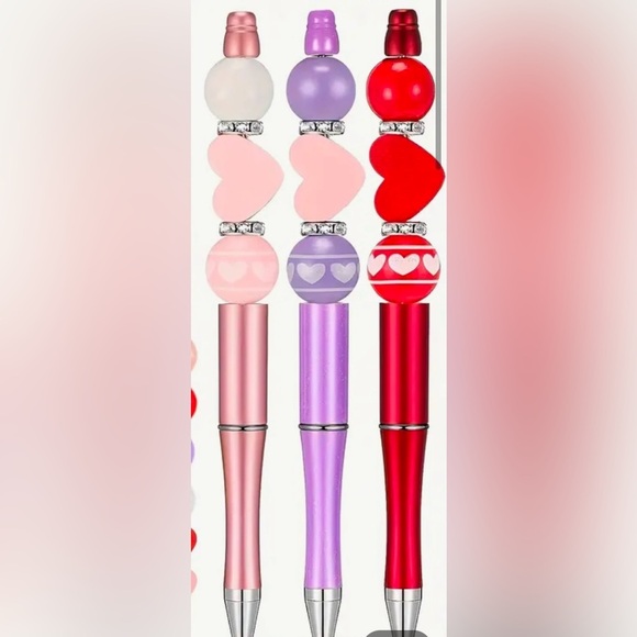Other - Adorable heart pens